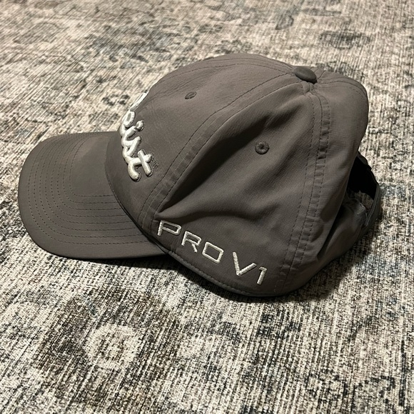 Titleist Pro V1 FJ Tour Performance Strapback Hat Gray White Adjustable Golf - Picture 2 of 5